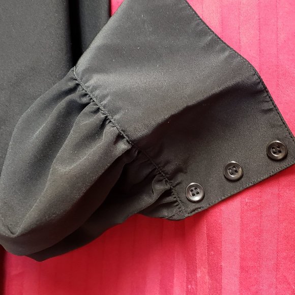 🍁Spring/Summer Black Long Sleeve Silky Feel Blouse. - Picture 8 of 11